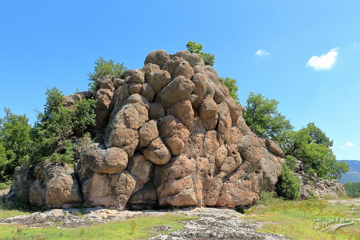 Hambar Kaya Tomb
